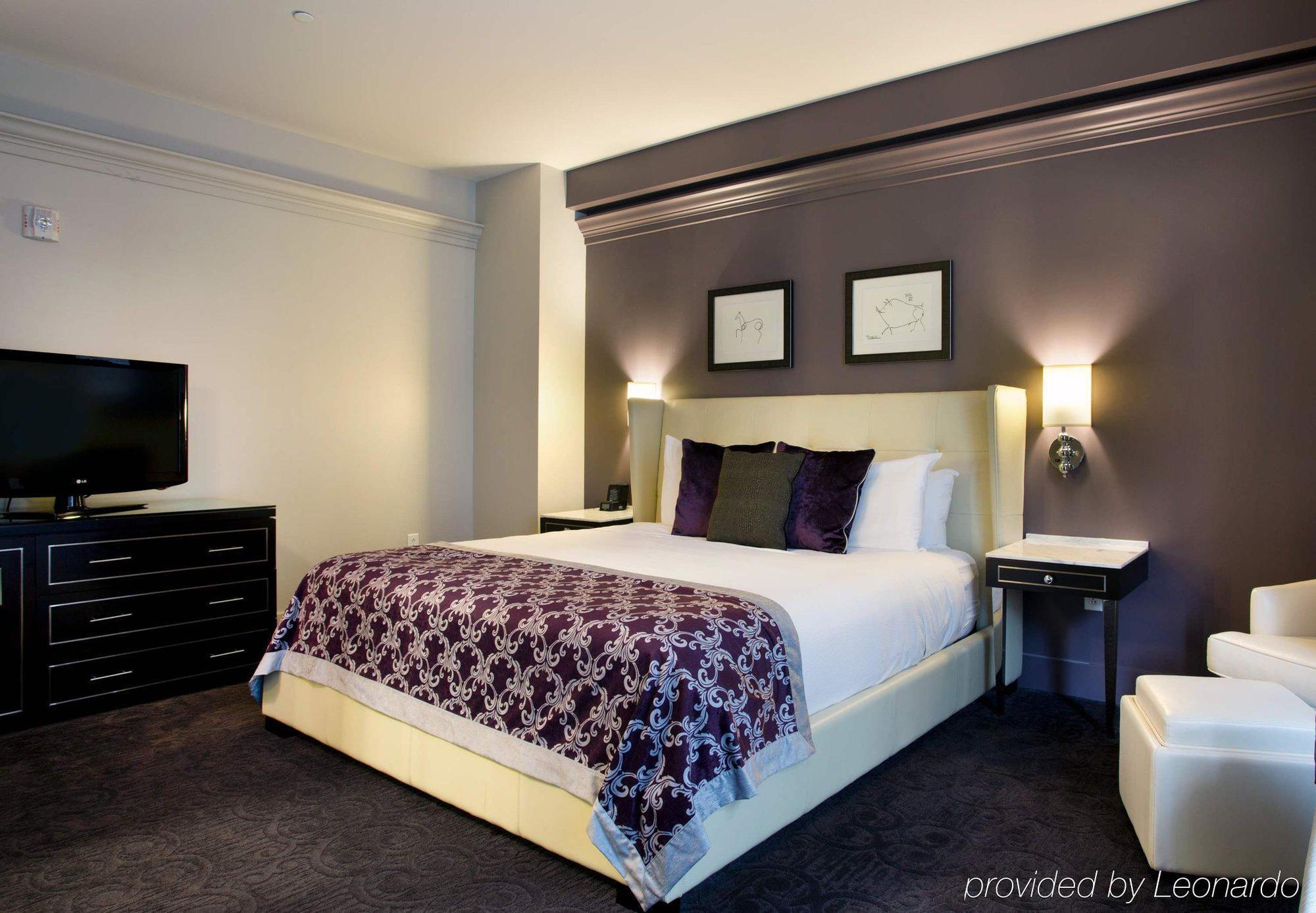 Ambassador Kansas City, Autograph Collection Hotel