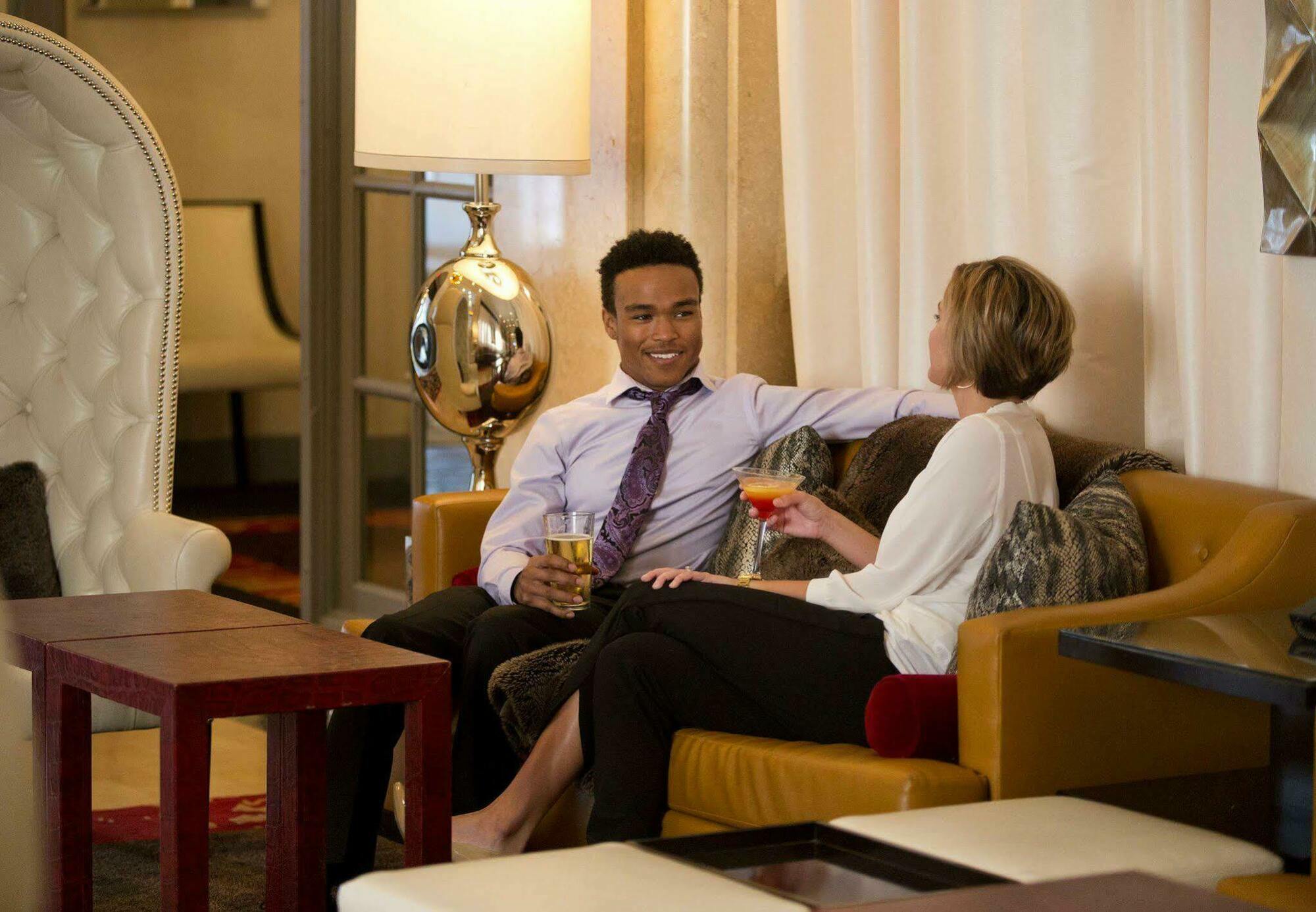 Hotel Ambassador Kansas City, Autograph Collection 4*